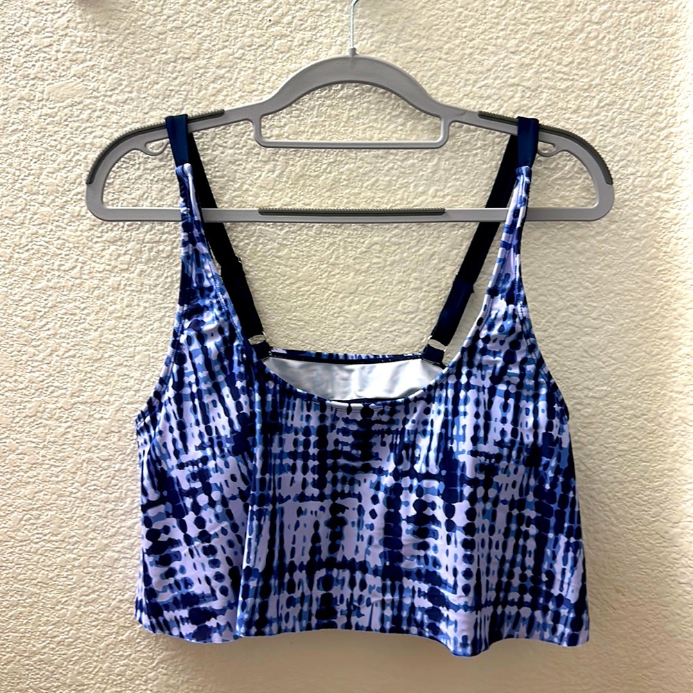 Women Ruffle Swim Top (L)